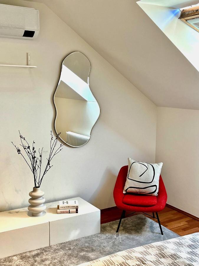 Luxury Penthouse Apartment Прага Экстерьер фото