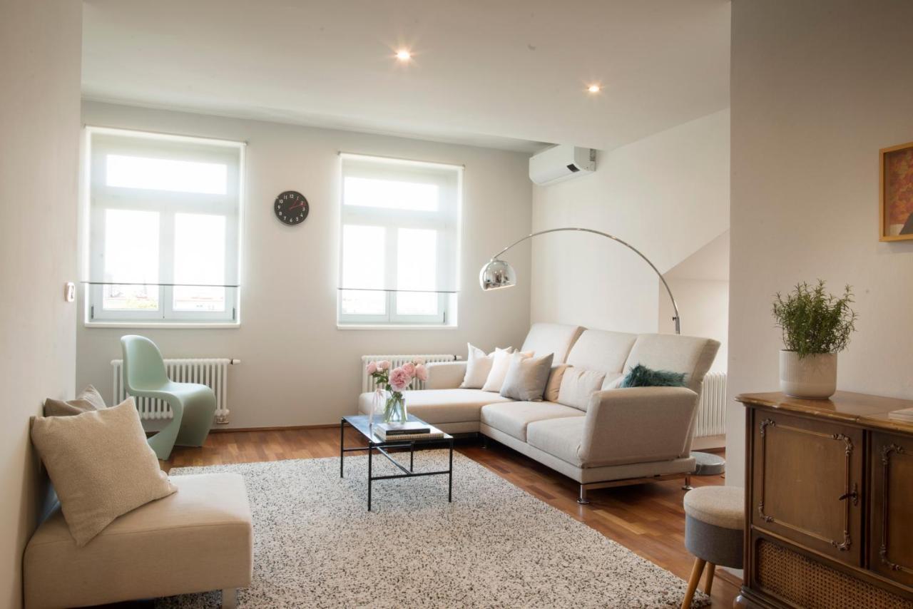 Luxury Penthouse Apartment Прага Экстерьер фото