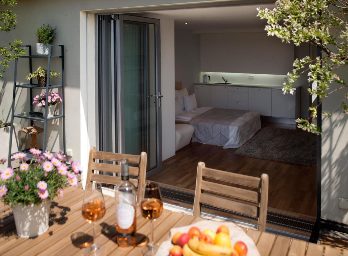 Luxury Penthouse Apartment Прага Экстерьер фото