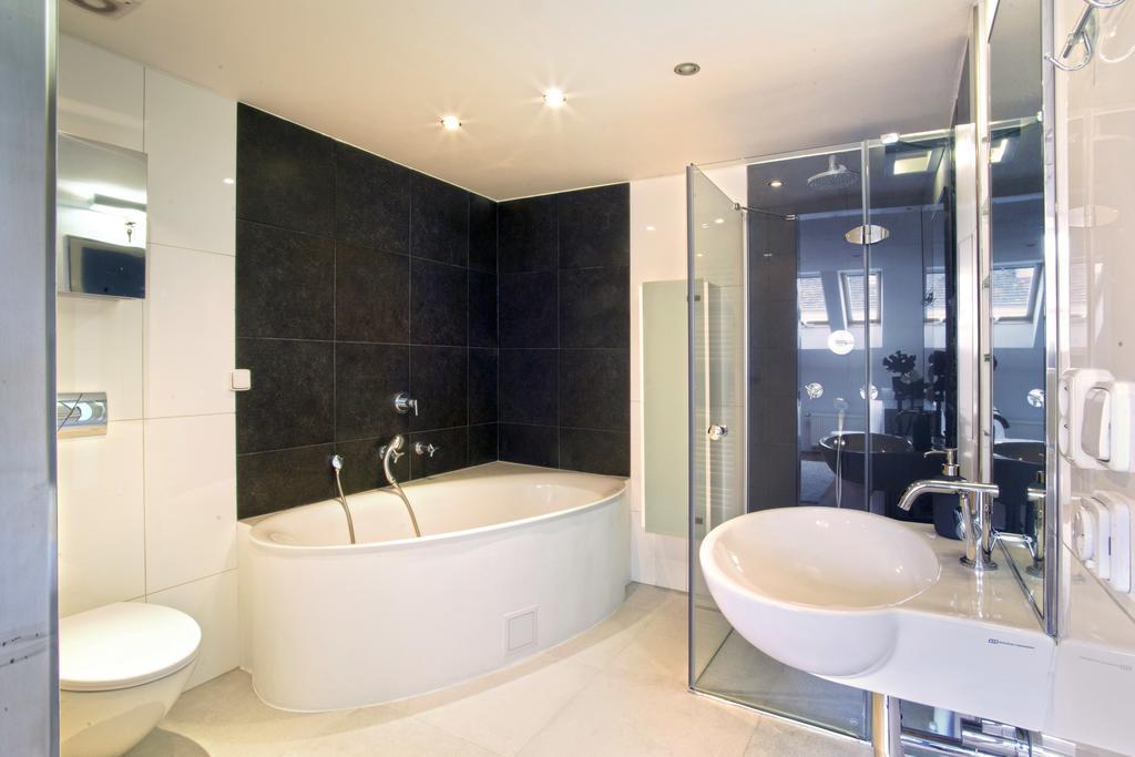 Luxury Penthouse Apartment Прага Экстерьер фото