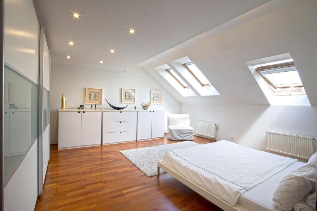 Luxury Penthouse Apartment Прага Экстерьер фото